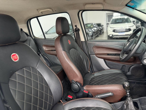 Fiat Uno 1.4 Evolution Flex 5p