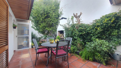 Venta - Chalet Cuatro Ambientes Con Garage Y Patio - Viamonte 4390