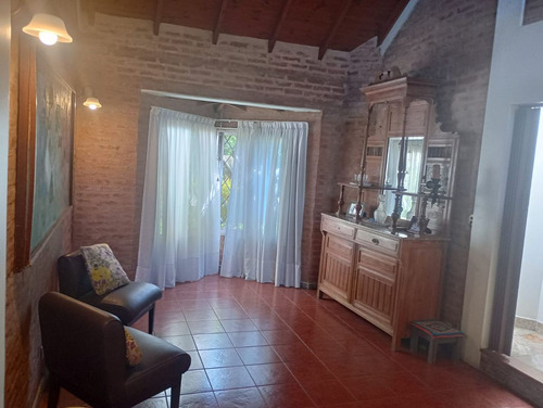 Casa 6 Ambientes, Fondo Libre. Apta Credito