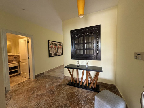 Venta Apartamento En Primera Linea De Playa Cap Cana, Punta Cana.