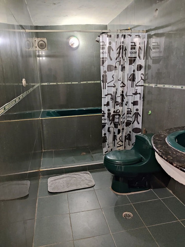 Casa Galpón En Venta Ubicada En La Florida Guacara.