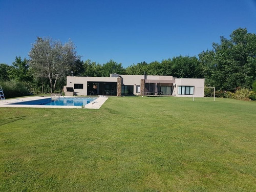 Imagen 10 de 17 de Hermosa Casa 5 Amb Con Gran Piscina En Fincas De San Vicente