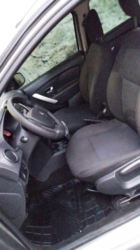 Imagem 15 de 16 de Renault Sandero 2016 1.6