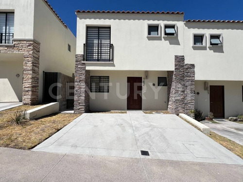 Renta De Casa En Condominio Berlín, Fracc. Capital Sur, El Marqués, Querétaro