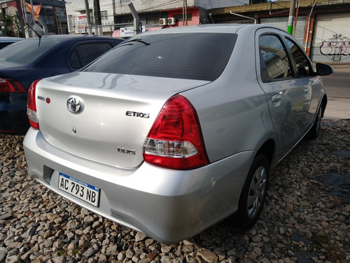 Toyota Etios 1.5 Xs Excelente! Permuto! Financio!