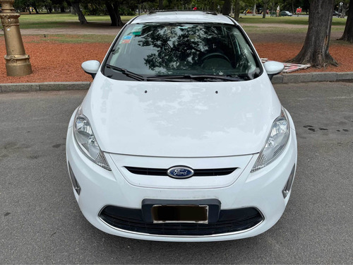 Imagen 10 de 19 de Ford Fiesta 1.6 Kinetic Titanium