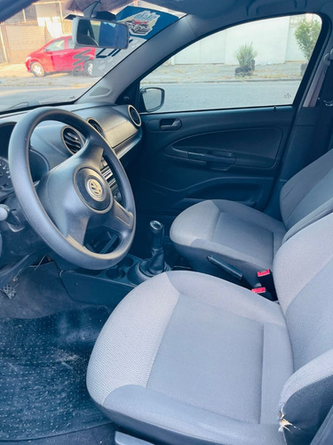 Imagem 7 de 8 de Volkswagen Voyage