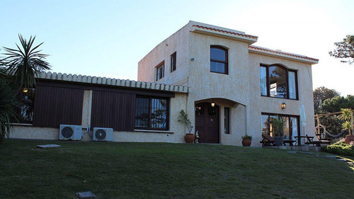 Imagen 1 de 14 de Casa En Venta Punta Del Este 4 Dormitorios, 1150 M2 Terreno