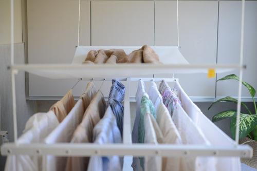 Imagen 2 de 9 de Malla Höllsen Para Secar Ropa Delicada En Tender De Techo