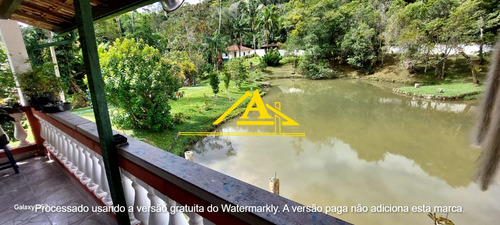 Linda Chácara Com Lago, Nascente E Pisicina Em Juquitiba