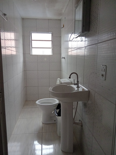 Casa1 São 4 Cômodos Casa2 São Dois Cômodos E 1 Banheiro