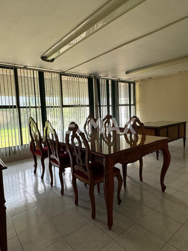 Clinica/hospital En Renta En Av. Lomas Verdes
