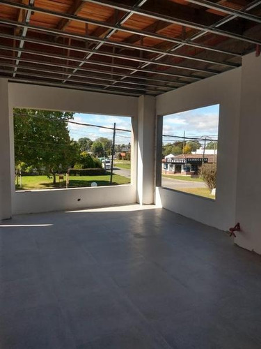 Vida Residencial, Duplex Moderno De 75 M2 De Superficie, General Juan Madariaga. Ubicacion En La Mejor Esquinas De Mayor Valor Paisajistico Escenico De La Cuidad.