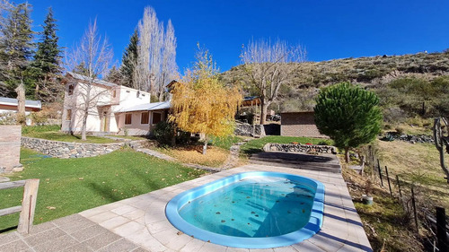 Complejo De Cabañas En Venta - 6 Dormitorios 3 Baños - 1.000mts2 - Luján De Cuyo, Mendoza