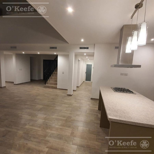 Imagen 7 de 30 de Casa En Venta De Estilo Neo Clasico, Detalles De Categoria! En Greenville.