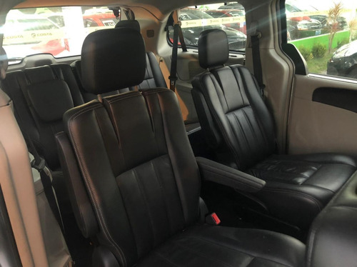 Imagem 10 de 15 de Chrysler Town & Country Touring 3.6 V6