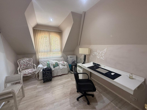 Casa En Venta En Saint Thomas Norte, Canning Con Lote Doble