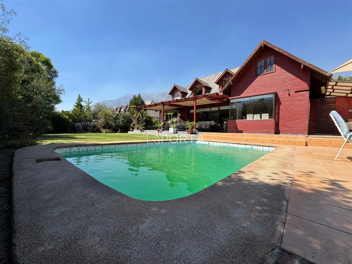 Imagen 1 de 30 de Casa En Venta De 6 Dorm / Piscina / Las Pircas