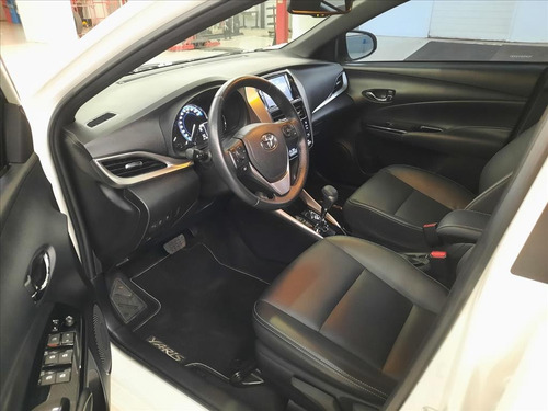 Imagem 8 de 13 de Yaris 1.5 16v Flex Xls Multidrive
