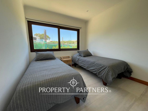 Maravillosa Casa Nueva A La Venta En Marbella