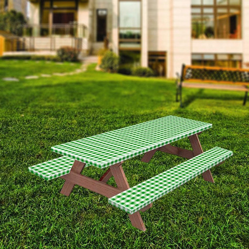 Mesa De Picnic Y Bancos Cubren Un Mantel Rectangular A