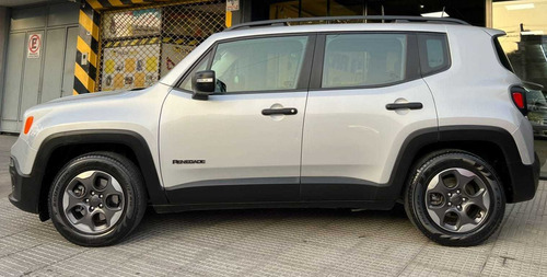 Imagen 7 de 15 de Jeep Renegade 2017 Sport 1.8 Plus