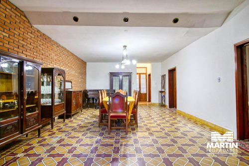 Casa En Venta 5 Amb Con Patio En Victoria