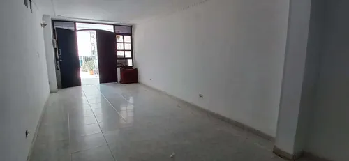 Apartamento Con Local Comercial Excelente Ubicación Cod 68790