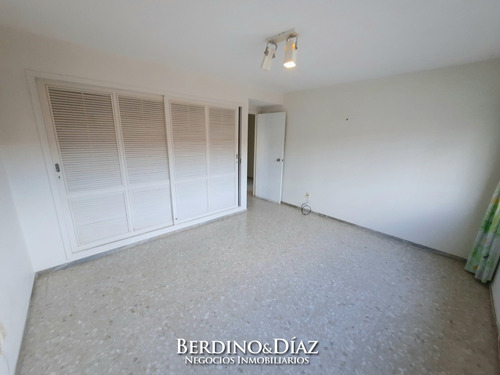Imagen 19 de 20 de Apartamento Frente Al Mar En Playa Mansa De Punta Del Este- Ref: 1007