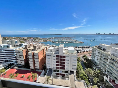 Vende Apartamento En Edificio Fontemar, Unidad De 3 Dormitorios En Peninsula, Punta Del Este 