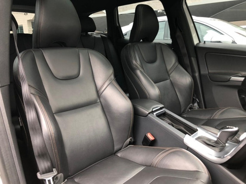 Imagem 9 de 12 de Volvo Xc 60 D5 Momentum Automatico