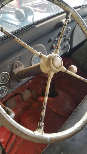 Imagem 3 de 9 de Caminhão Guincho Mercedez 1951
