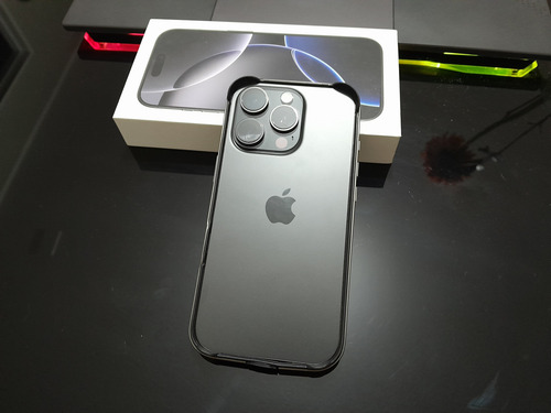 Apple Iphone 16 Pro (128 Gb) + Apple Watch Series 6 Nike Gris Oscuro (Usado)