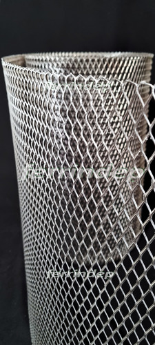 Malla Metál Romboidal Desplegado 8x17mm Rollo 60cm X 2,5mts
