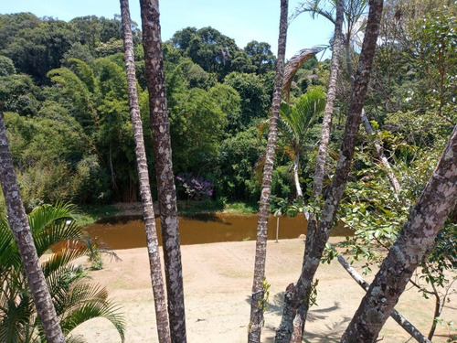 Belíssima Chácara Com Lago Em Condomínio