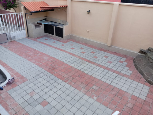 Casa De 4 Habitaciones Y 3 Baños