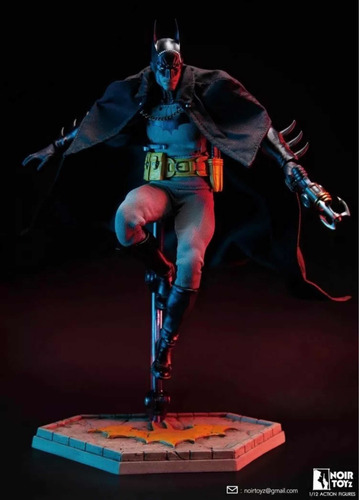 Noir Toyz Batman No Mezco Escala 1/12 Nuevo Hot