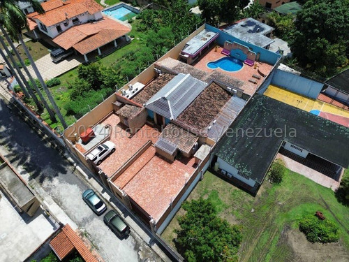 Casa De Campo En Venta En Sector Ojo De Agua El Castaño Remodelada Con Planta Electrica Piscina Y Sistema De Seguridad Kg:25-2941