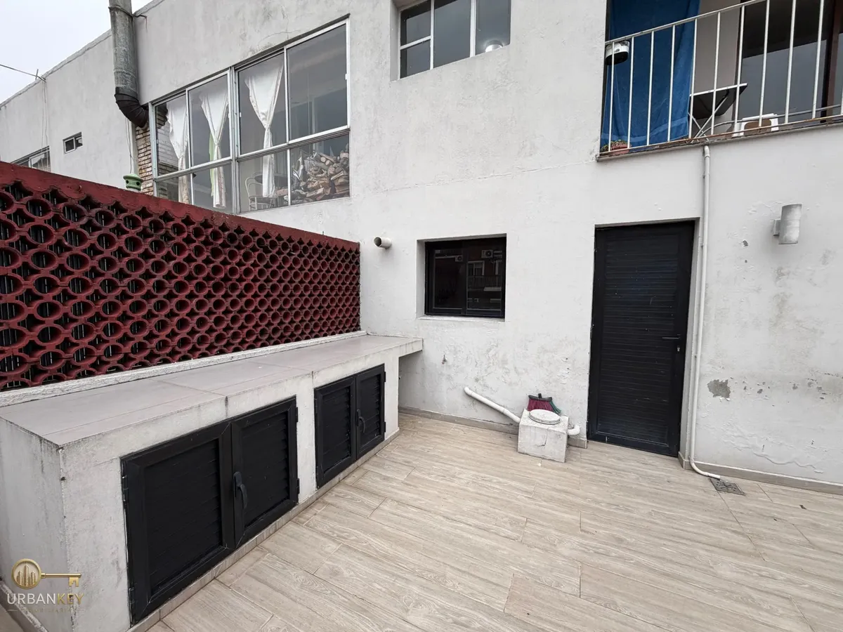 Apartamento En Alquiler 2 Dormitorios Con Gran Terraza Y Cochera En El Centro · Foto 4