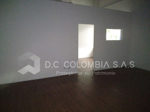 Imagen 13 de 19 de Locales En Venta Centro Comercial Acqua 815-1635