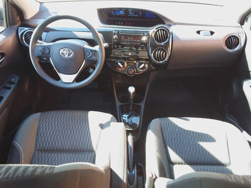 Toyota Etios 1.5 X Plus Sedan 16v Flex 4p Automático