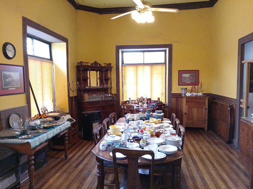 Casa Central 3 Dormitorios 2 Baños Living Y Comedor Estacion