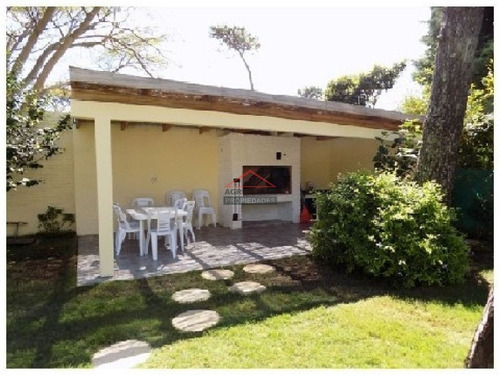 Casa En Mansa, 5 Dormitorios - Ref: 3144