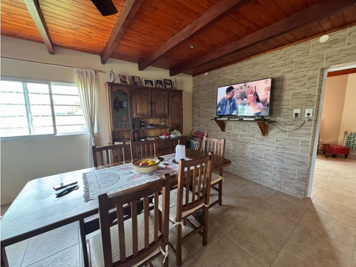 Vendo Casa En Acceso A Concepción Del Uruguay, Entre Ríos
