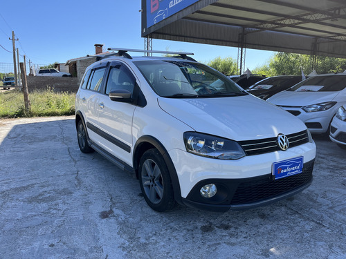 Volkswagen Suran Cross 1.6 Highline 101cv