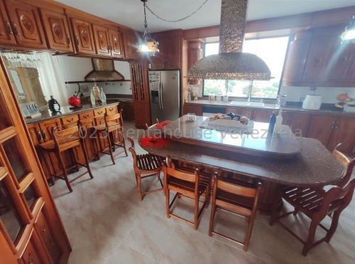 Imagen 14 de 30 de && Penthouse En Venta Al Este De Barquisimeto Lara Rah 23-23690 //invierta Seguro Con Rentahouse//