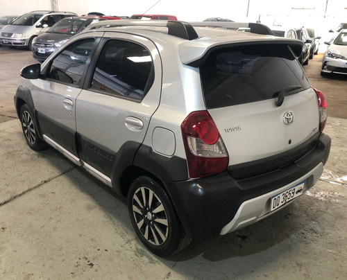 Toyota Etios 1.5 Cross