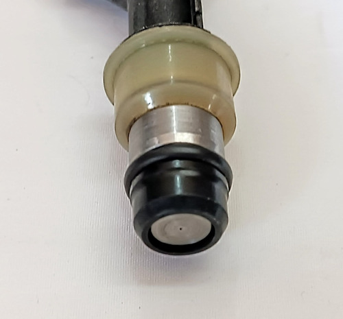 Inyector Gasolina Mpfi Chevy C-2 2004/08. Gm Orig. 25319301.