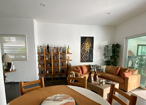 Casa En Venta En Jacarandas Qro, Con 4 Habitaciones
