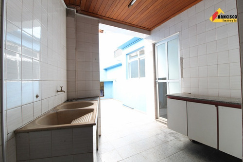 Imagem 8 de 27 de Casa Comercial Para Aluguel, 5 Quartos, 1 Suíte, 3 Vagas, Centro - Divinópolis/mg - 404